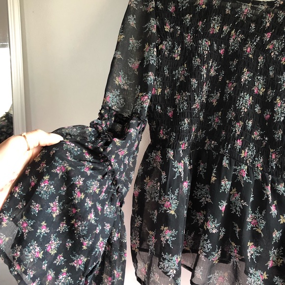 BLACK FLORAL AMERICAN EAGLE TOP - Picture 2 of 3